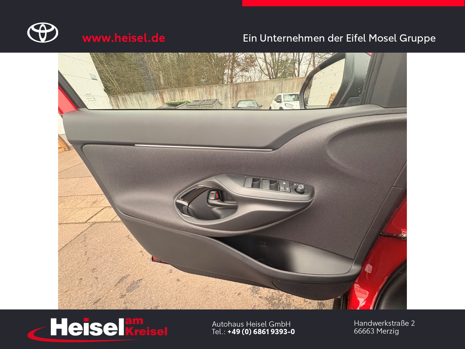 Foto 1 - Toyota Yaris Cross Hybrid FWD Teamplayer/Safety-Paket/Winter-Paket, karminarot
